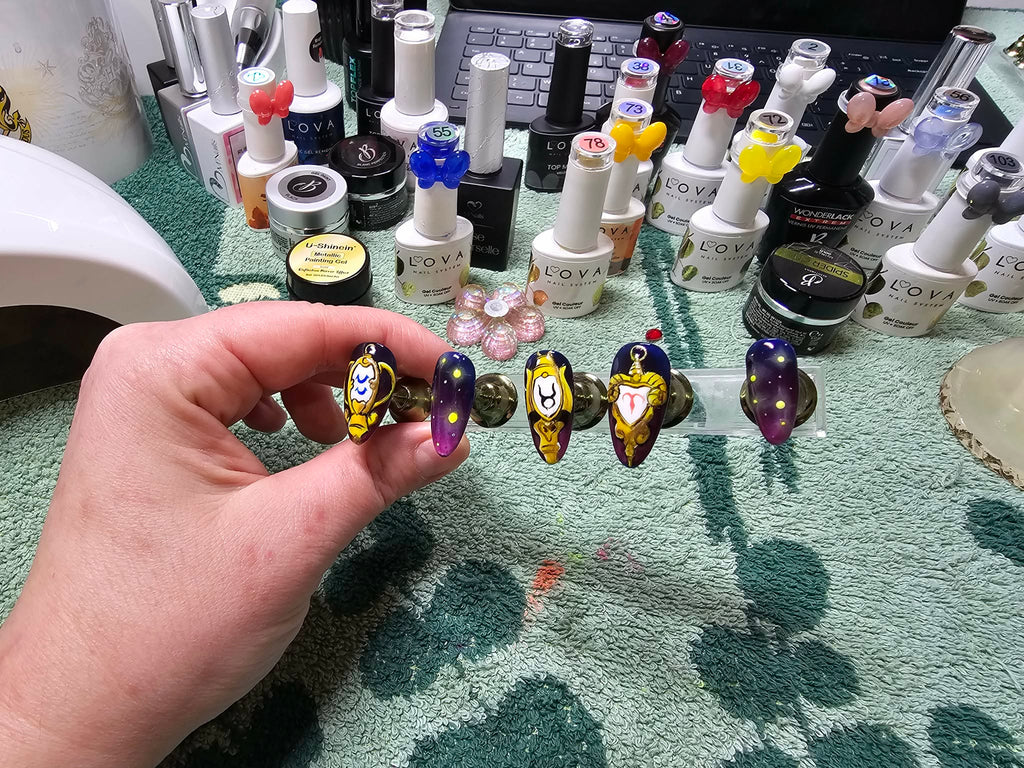 Press on nails "Fairy Tail" by Pokénails studio